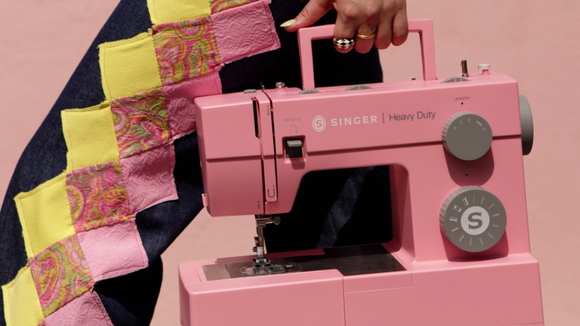 Singer HD pink sfeerfoto