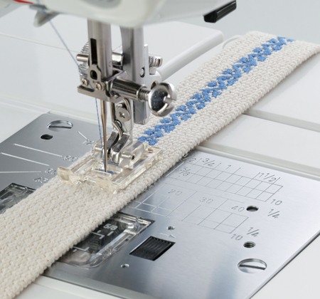 Juki Transparante naaivoet coverlock - Zijlstra Naaimachines Juki Transparante naaivoet coverlock - Zijlstra Naaimachines