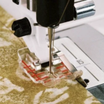 Transparante patchworkvoet 6mm met geleider rechts