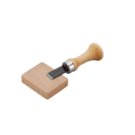 Knoopsgatbeitel met houten blokje