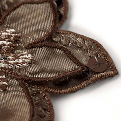 Applicatie Bloem bruin organza met pailletten