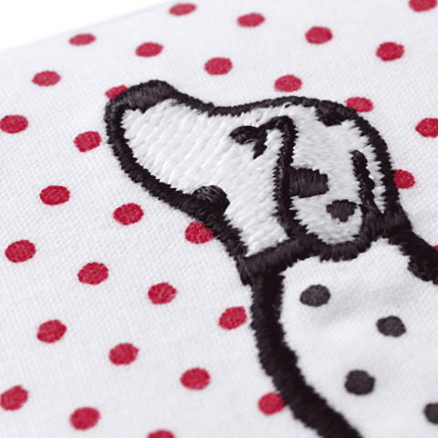 Applicatie Dalmatiër op wit/rood stof